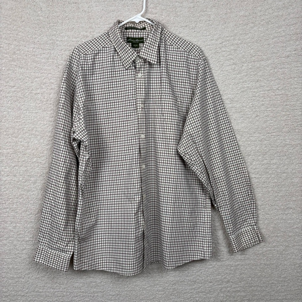 Eddie‎ Bauer Shirt Mens XL Beige Red Plaid Wrinkle Resistant Classic Fit Button